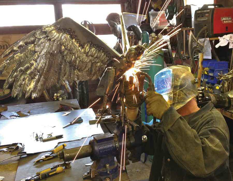 全球钣金新闻-金属制造狂：焊工制作动物的金属钣金-九游网站平台-九游online(中国)